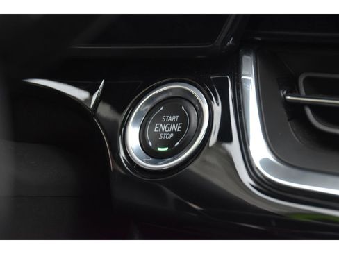 Used 2024 Chevrolet Trax RS w/ Driver Confidence Package image 28