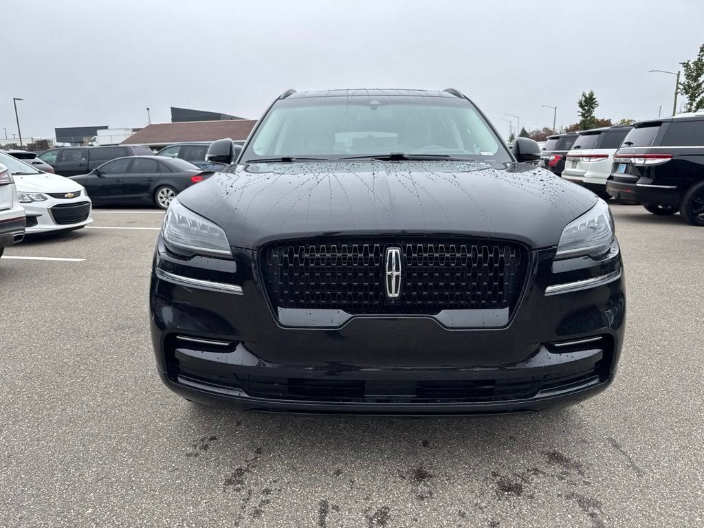 Used 2023 Lincoln Aviator Reserve w/ Equipment Group 201A AWD/4WD image 8