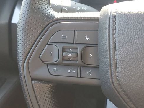 Used 2025 Toyota Tacoma SR5 image 15