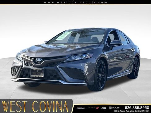 Used 2024 Toyota Camry XSE FWD image 4