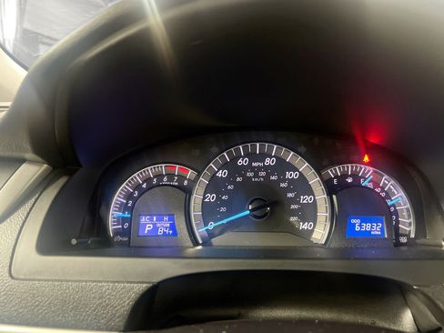 Used 2014 Toyota Camry SE FWD image 21