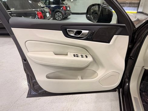 Used 2023 Volvo XC60 B5 Plus w/ Protection Package Premier AWD/4WD image 10