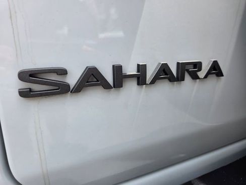 Used 2025 Jeep Wrangler Unlimited Sahara AWD/4WD image 13