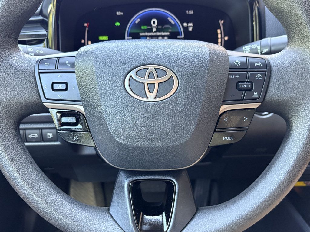 Used 2025 Toyota Camry LE FWD image 14