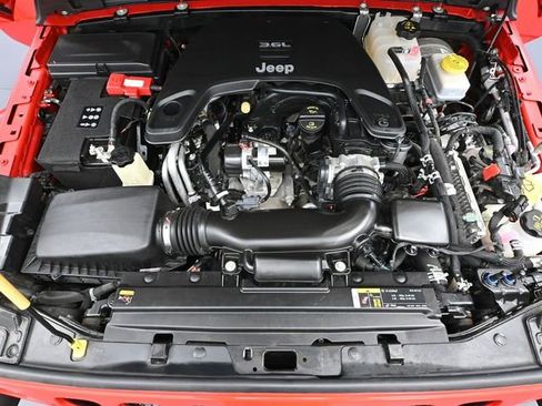 Used 2021 Jeep Wrangler Unlimited Sahara image 47