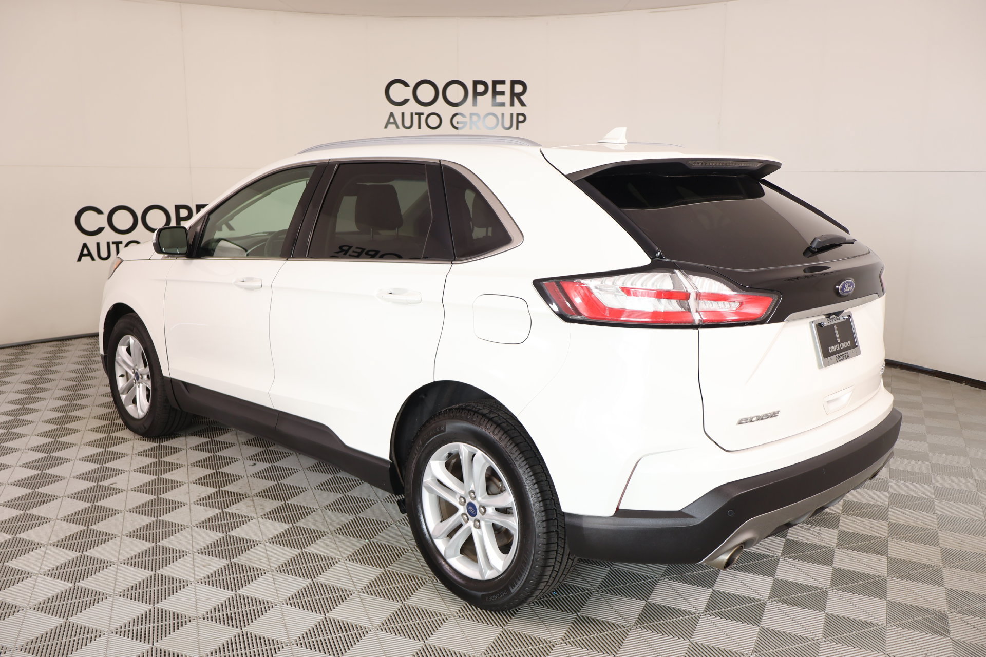 Used 2020 Ford Edge SEL w/ Convenience Package FWD image 23