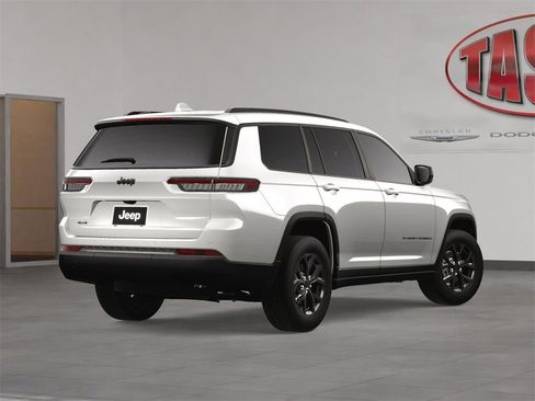New 2025 Jeep Grand Cherokee L Altitude image 4