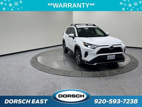 Used 2023 Toyota RAV4 SE image 3