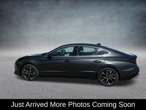 Used 2025 Hyundai Sonata SEL FWD image 2