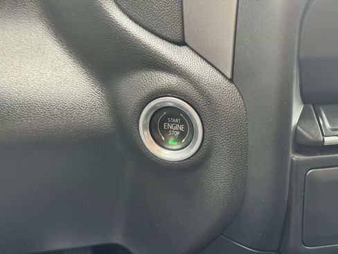 Used 2022 Chevrolet Silverado 1500 Custom image 31