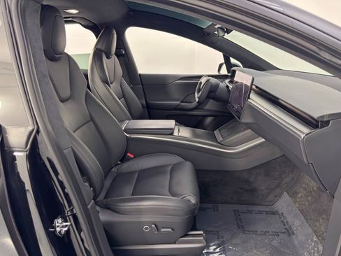 Used 2022 Tesla Model X Plaid image 15