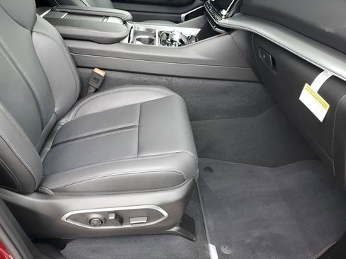 New 2026 Jeep Grand Wagoneer Limited image 16