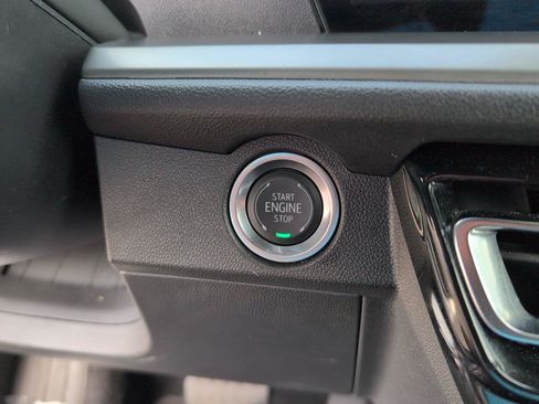 Used 2024 GMC Terrain SLE AWD/4WD image 21
