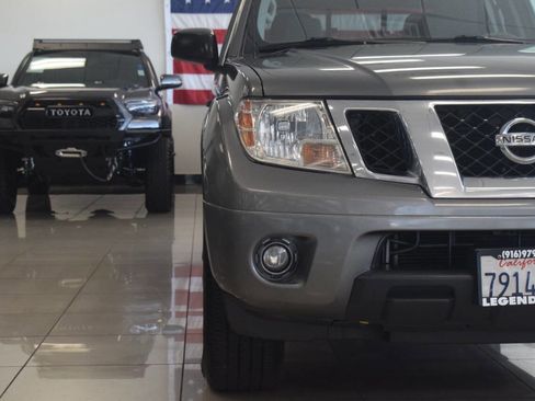 Used 2016 Nissan Frontier SV w/ SV Value Truck Package RWD image 7