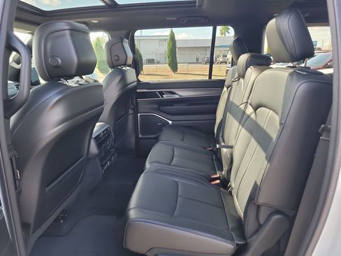 New 2026 Jeep Grand Wagoneer 4WD w/ Premium Group I image 12