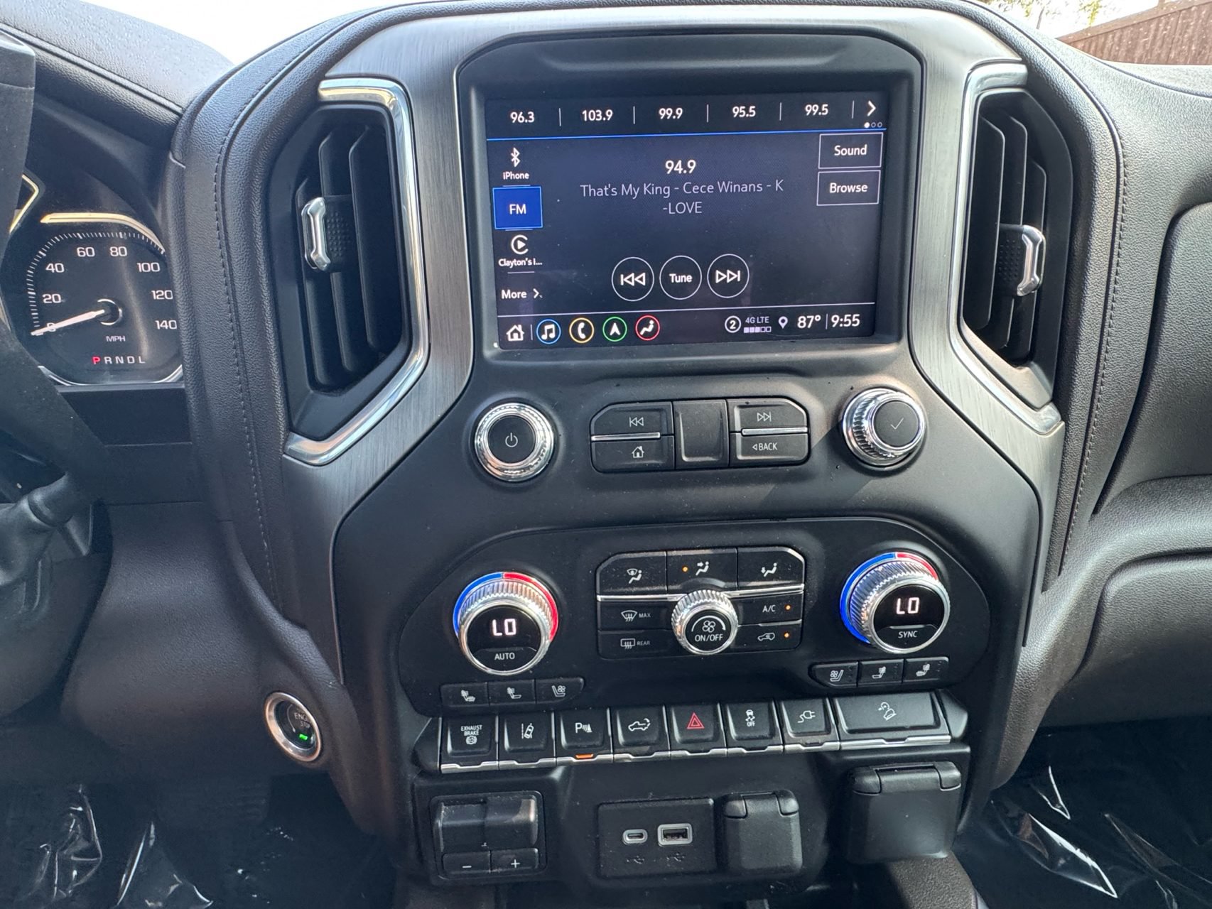 Used 2022 GMC Sierra 3500 Denali w/ Denali Ultimate Package AWD/4WD image 20