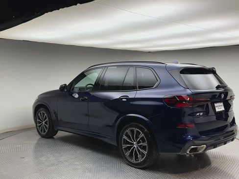 Used 2025 BMW X5 xDrive40i w/ M Sport Package AWD/4WD image 4