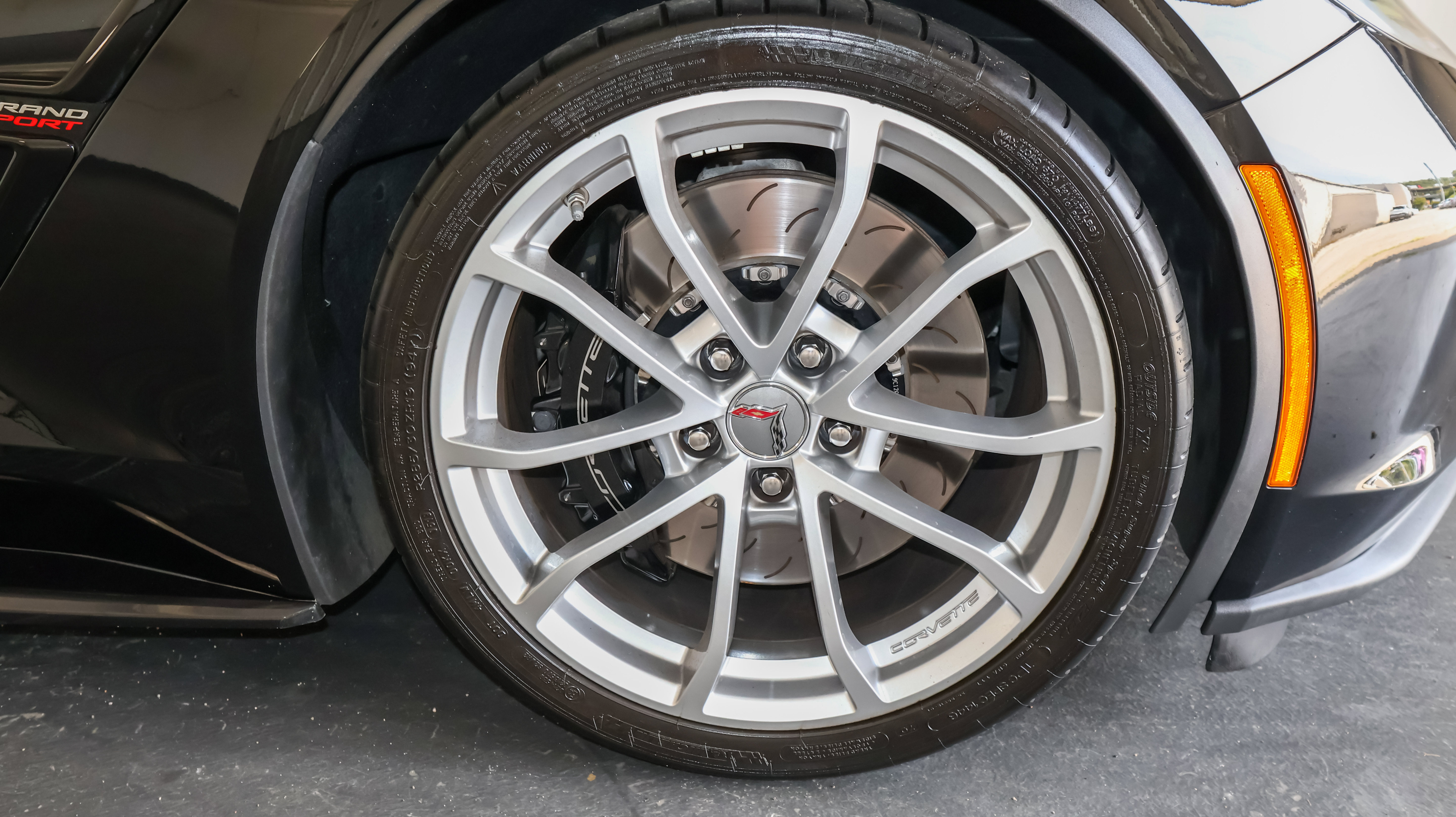 Used 2019 Chevrolet Corvette Grand Sport RWD image 34