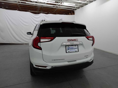 Used 2024 GMC Terrain SLT image 7