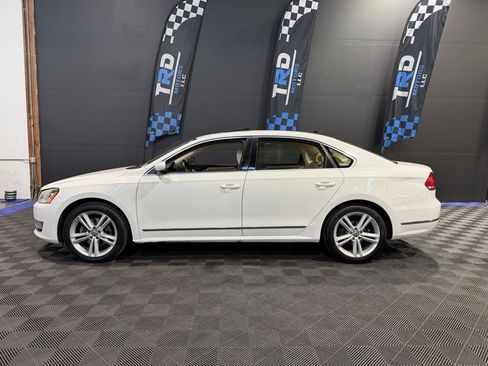 Used 2014 Volkswagen Passat TDI SE image 2