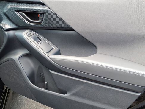 Used 2024 Subaru Crosstrek 2.0i Premium image 7