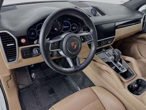 Certified 2019 Porsche Cayenne AWD/4WD image 4