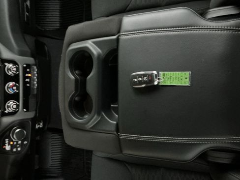 Used 2025 RAM 1500 Big Horn AWD/4WD image 13
