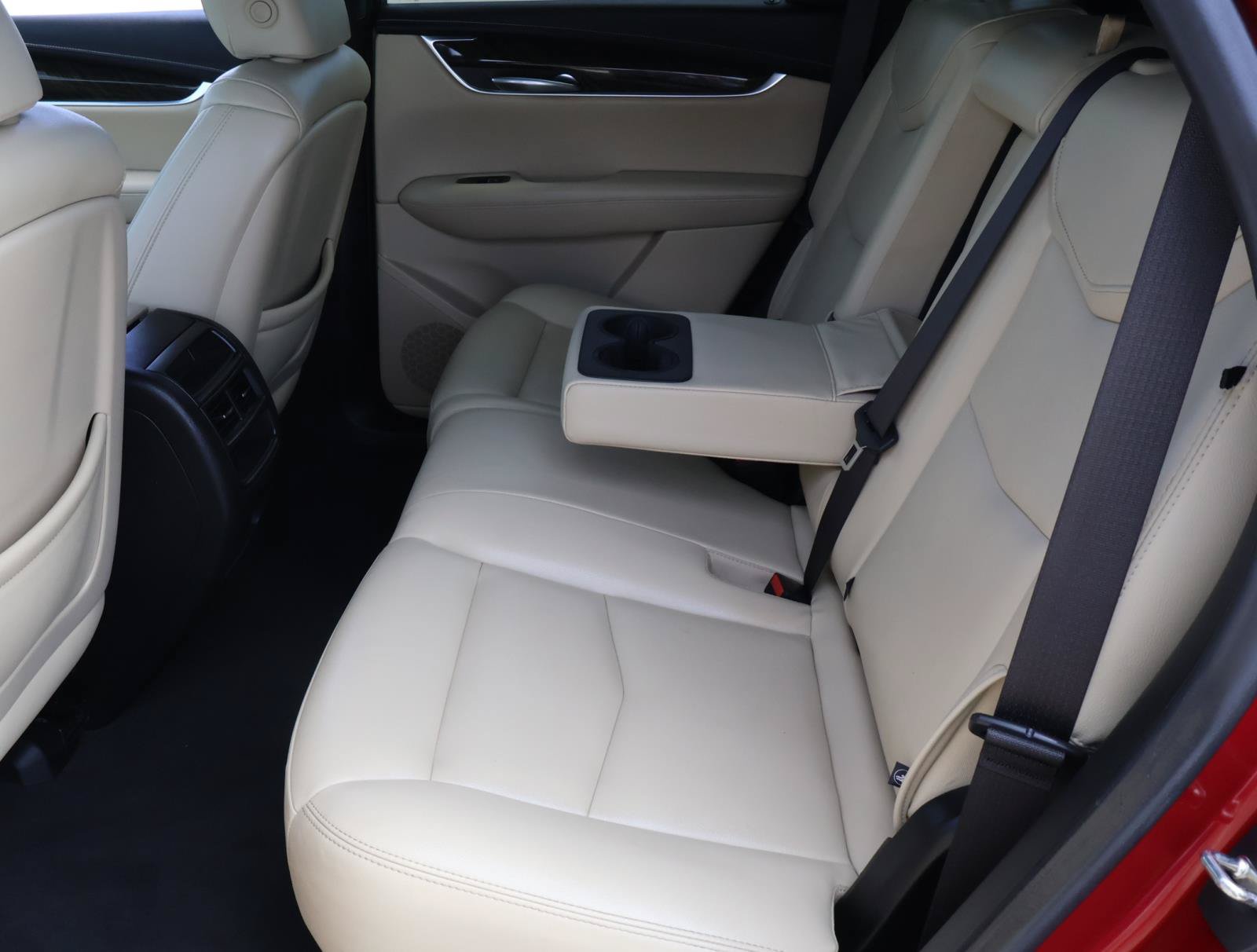 Used 2019 Cadillac XT5 FWD image 23