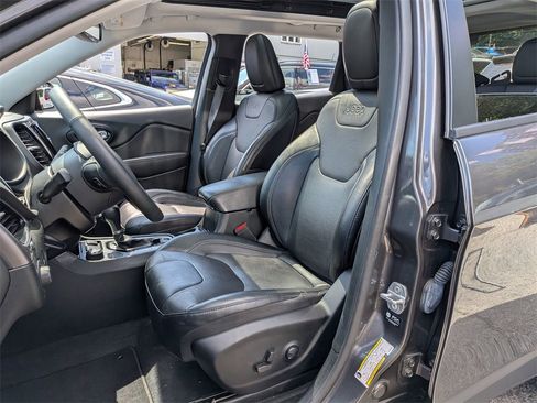 Used 2022 Jeep Cherokee Limited image 20