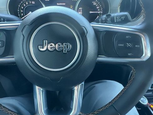 Used 2023 Jeep Wrangler Unlimited Sahara AWD/4WD image 22
