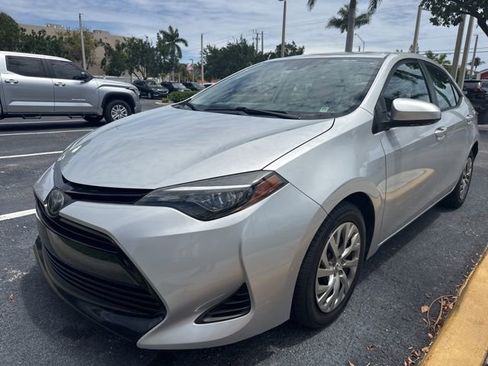 Used 2019 Toyota Corolla LE FWD image 3