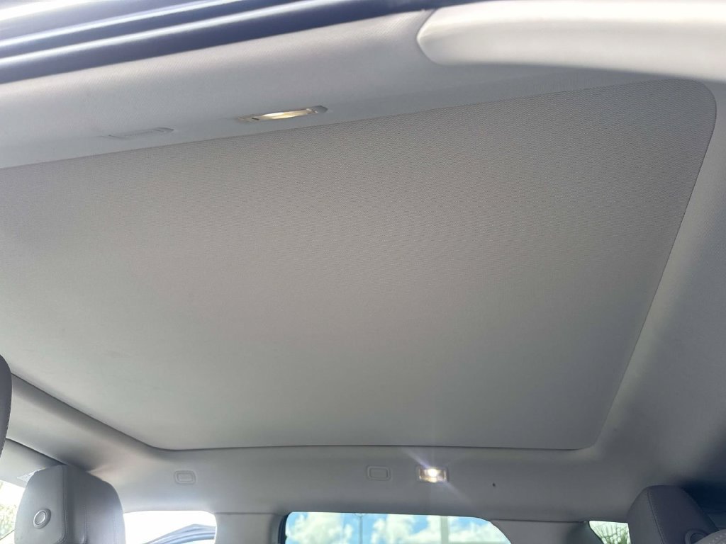 Used 2020 Land Rover Range Rover Evoque SE AWD/4WD image 12