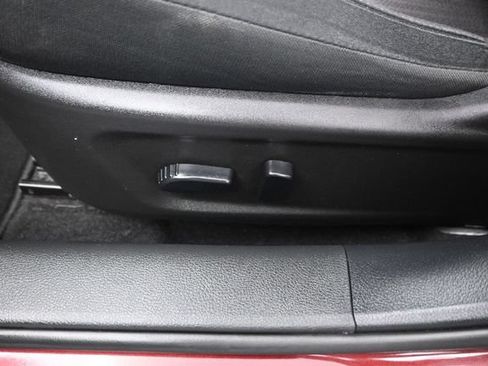 Used 2025 Nissan Altima 2.5 SV FWD image 14