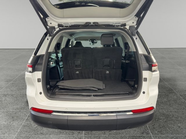 Used 2023 Jeep Grand Cherokee L Limited AWD/4WD image 13