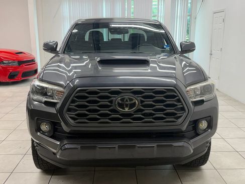Used 2020 Toyota Tacoma TRD Sport AWD/4WD image 2