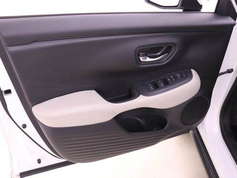 Certified 2023 Honda HR-V LX image 10