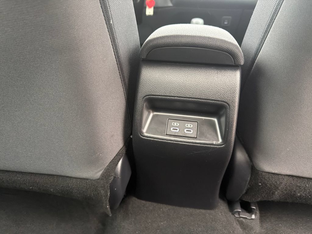Used 2025 Toyota Corolla LE FWD image 39