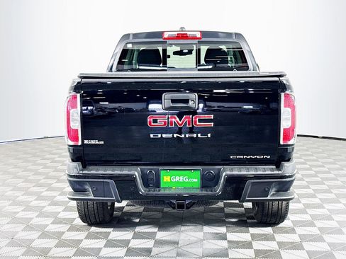 Used 2022 GMC Canyon Denali image 8