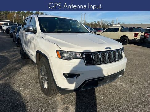 Used 2018 Jeep Grand Cherokee Limited image 10