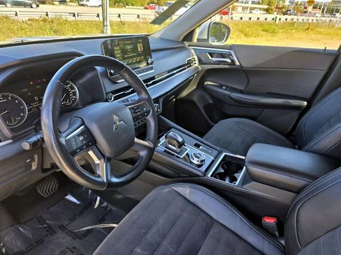 Used 2023 Mitsubishi Outlander SE image 21