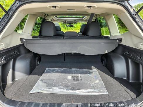 Used 2024 Subaru Forester Premium AWD/4WD image 12