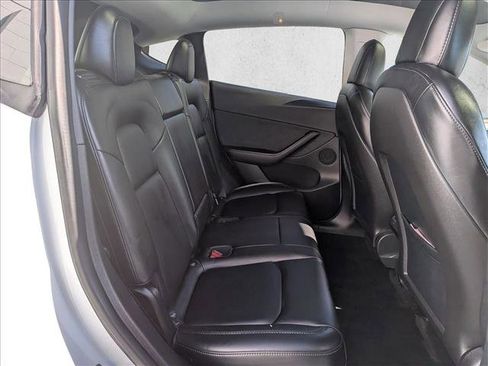 Used 2021 Tesla Model Y Long Range image 22