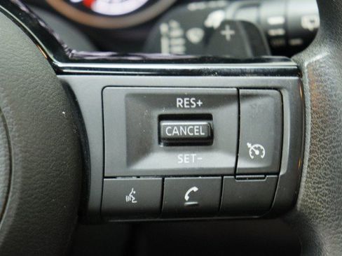 Used 2021 Nissan Rogue S AWD/4WD image 12
