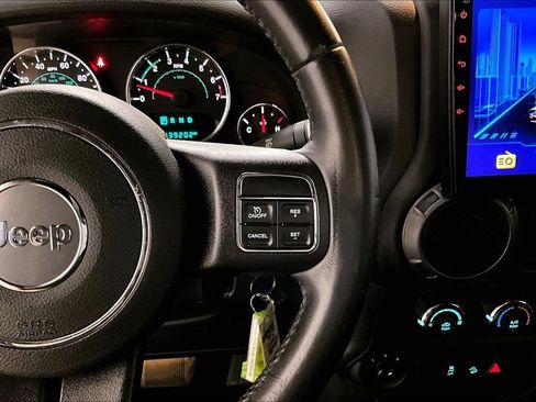 Used 2018 Jeep Wrangler Unlimited Sport S image 12