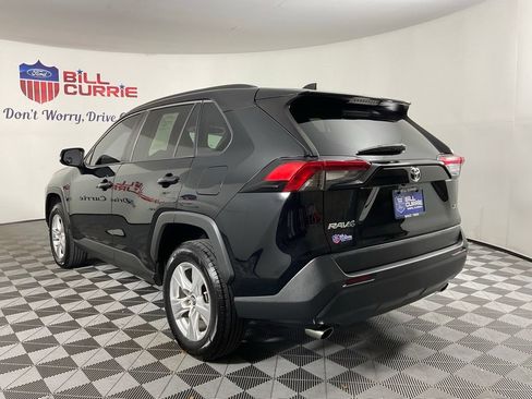 Used 2020 Toyota RAV4 XLE FWD image 5