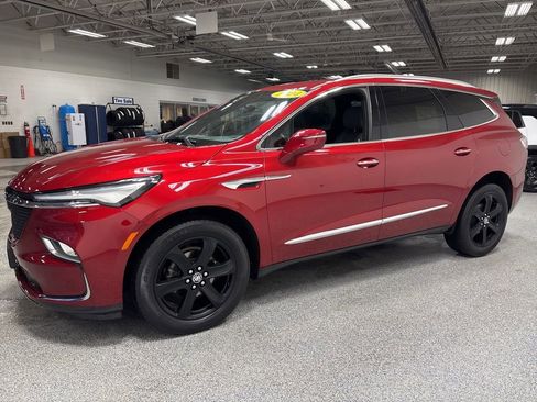 Used 2024 Buick Enclave Essence w/ Sport Touring Edition image 3