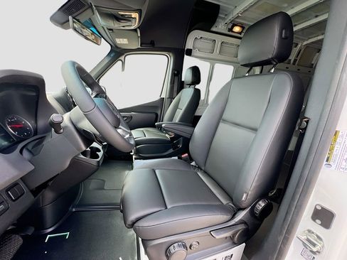 New 2025 Mercedes-Benz Sprinter 2500 image 12