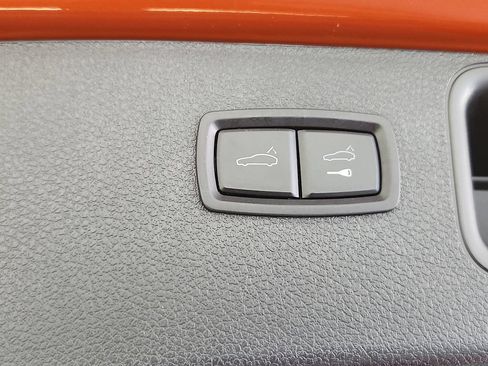 Used 2023 Porsche Macan AWD/4WD image 30