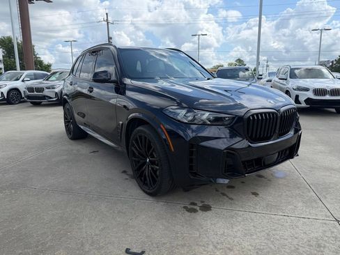 Certified 2024 BMW X5 sDrive40i w/ M Sport Package RWD image 3