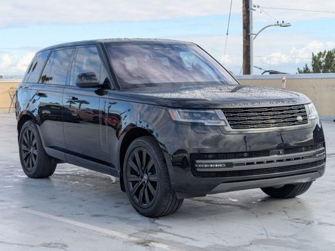 Used 2023 Land Rover Range Rover SE image 3